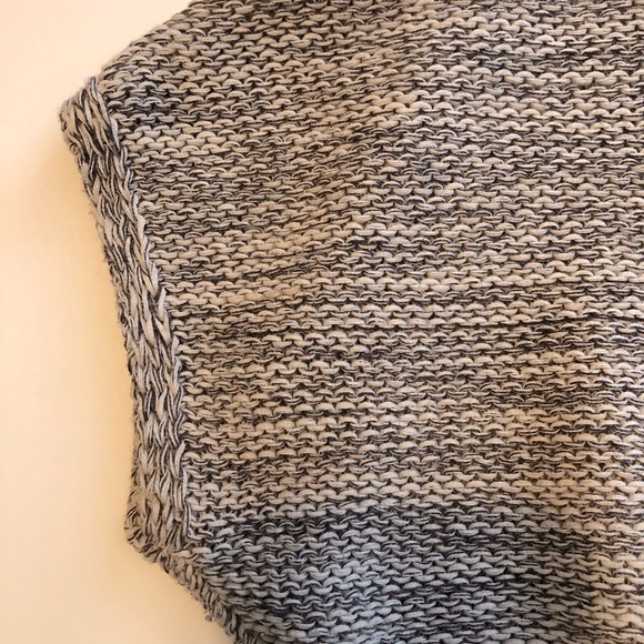 Light weight cropped short sleeve knit sweater - Picture 6 of 9